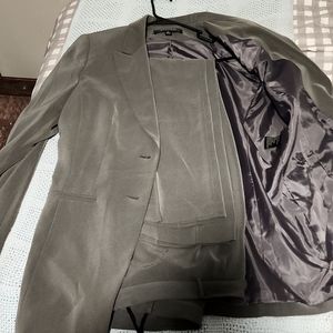 Women's suit